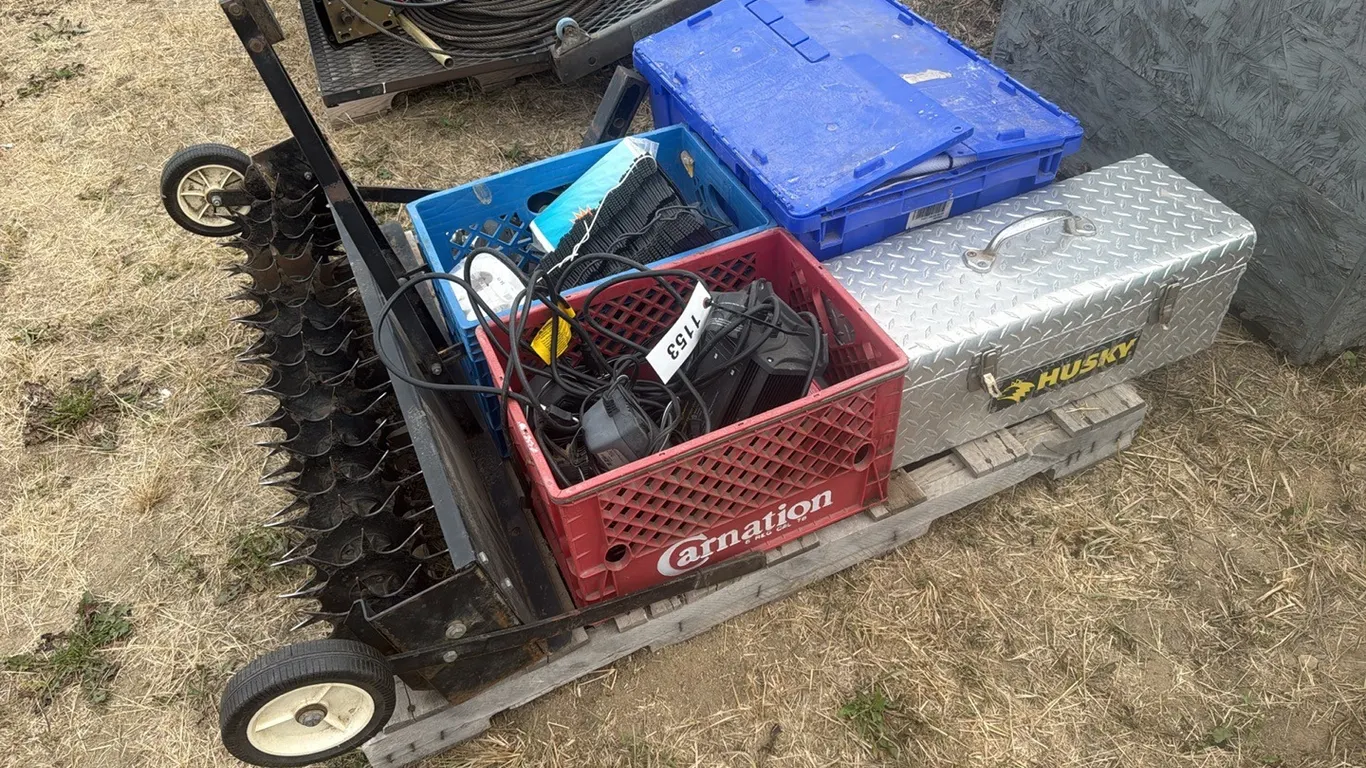 ID 1153 Lawn Aerator/Hitch/Chargers