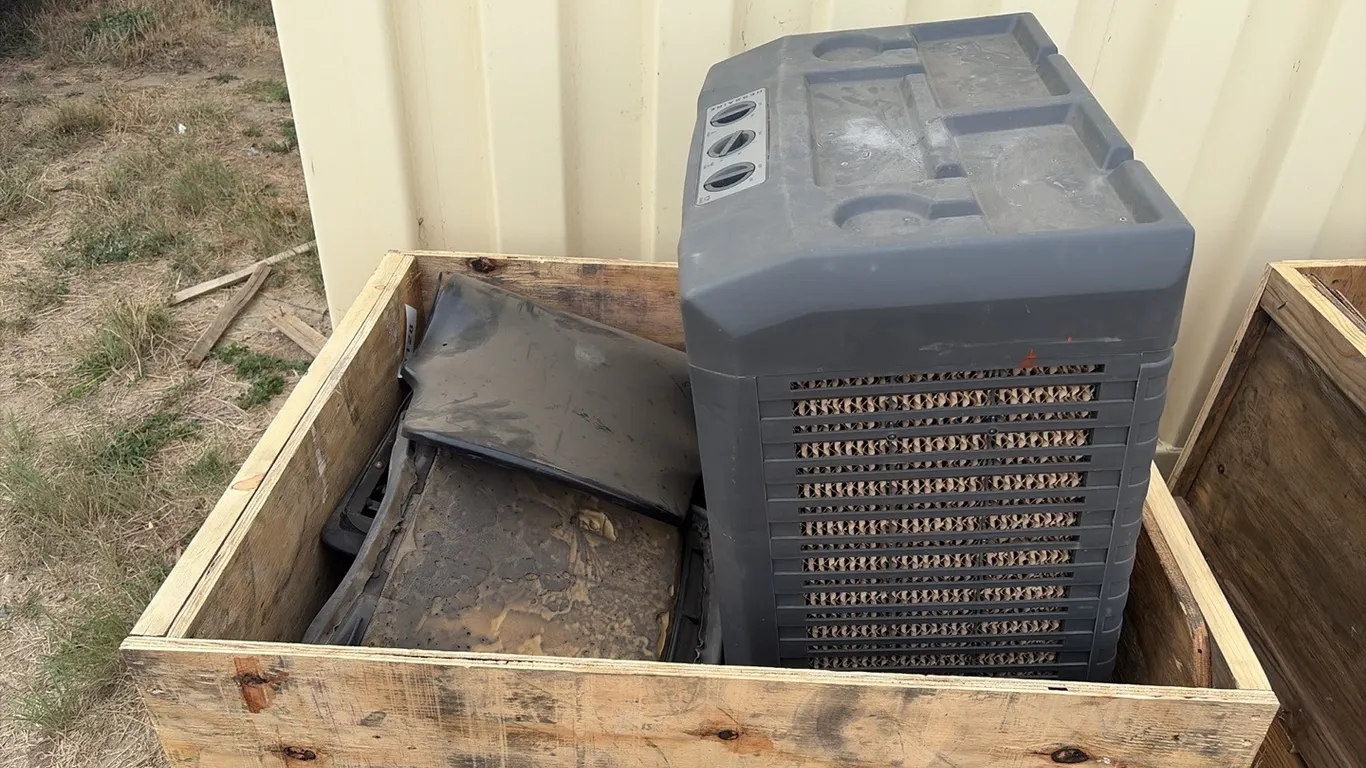 ID 1128 Hessaire Swamp Cooler + Seat + Filters