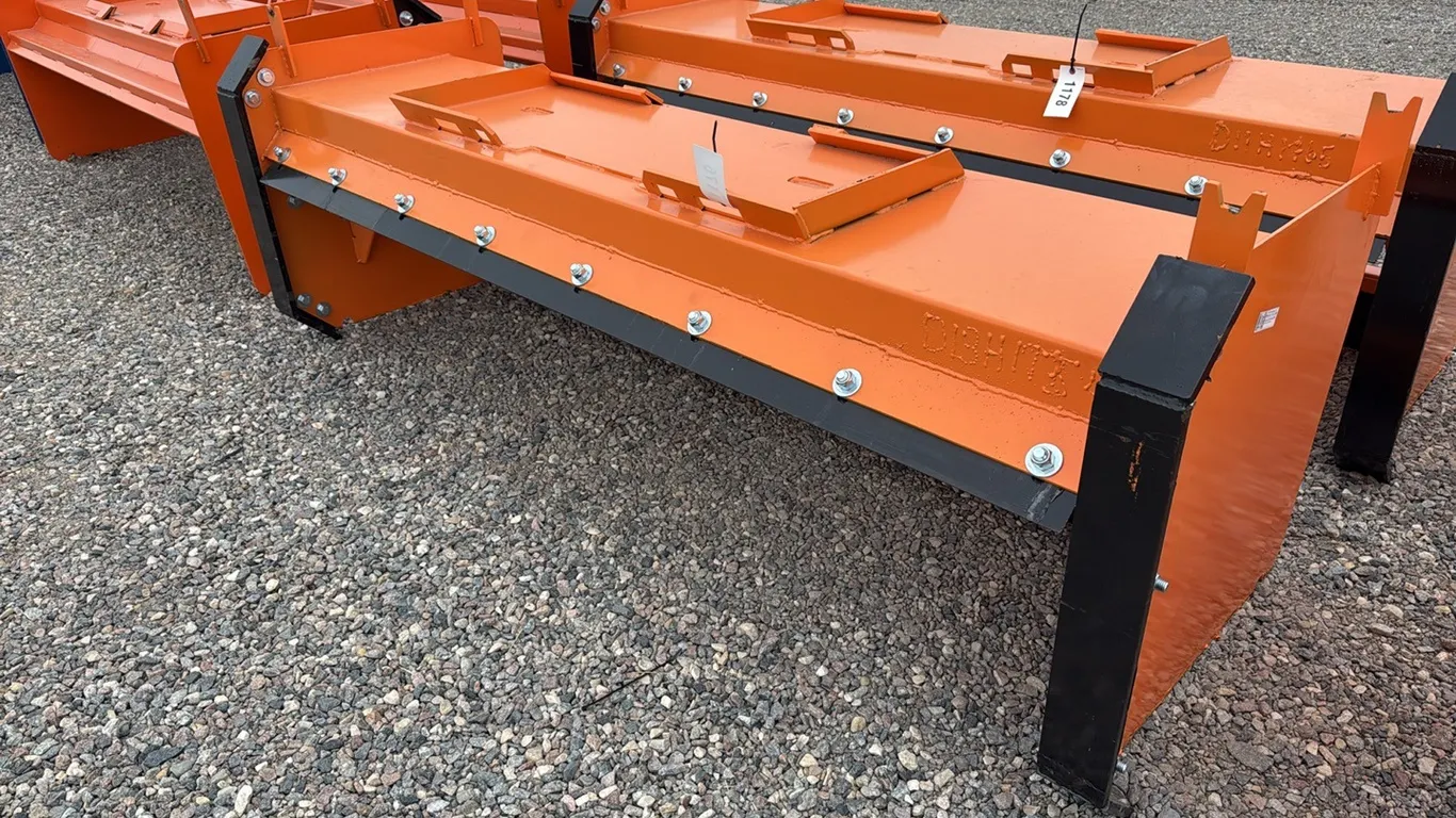 ID 1176 8' QT Pusher Pull-Back V2023