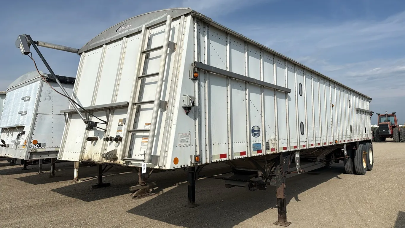ID 0923 2011 Merritt Fertilizer Trailer