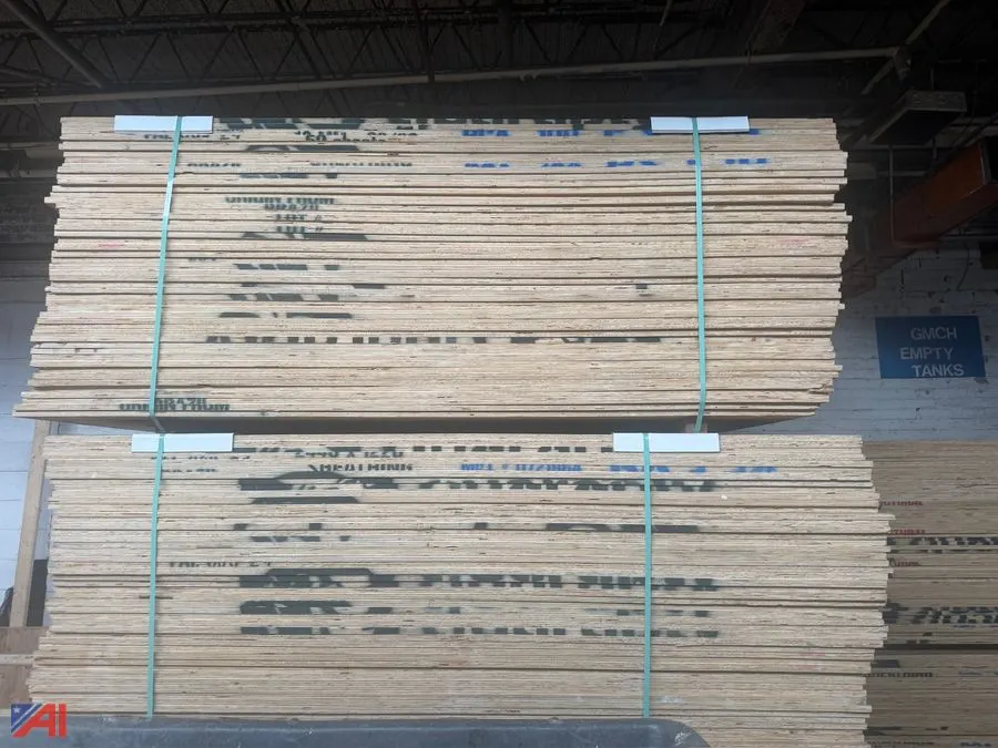 (50) Sheets of 4' x 8' Plywood