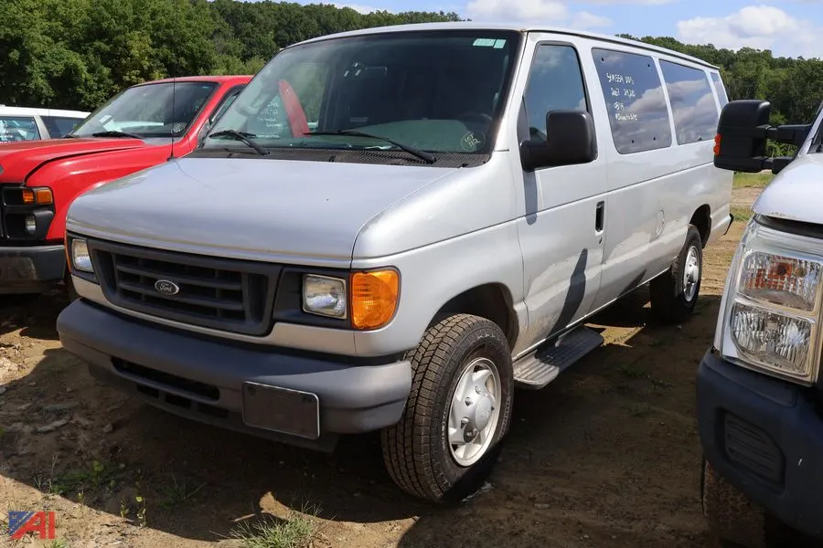 2007 Ford E350 Van (M554)