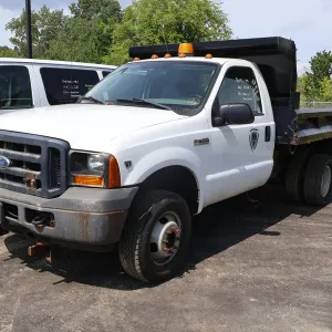 2006 Ford F-350 Super Duty Dump Truck with Plow (405L)