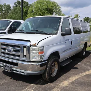 2012 Ford E350 Van (E405)