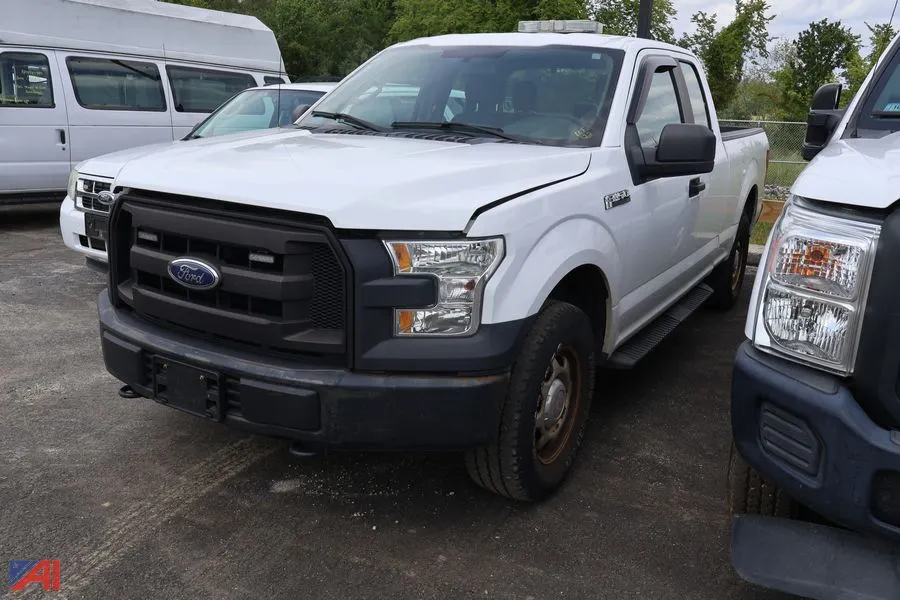 2015 Ford F-150 Pickup Truck (F573)