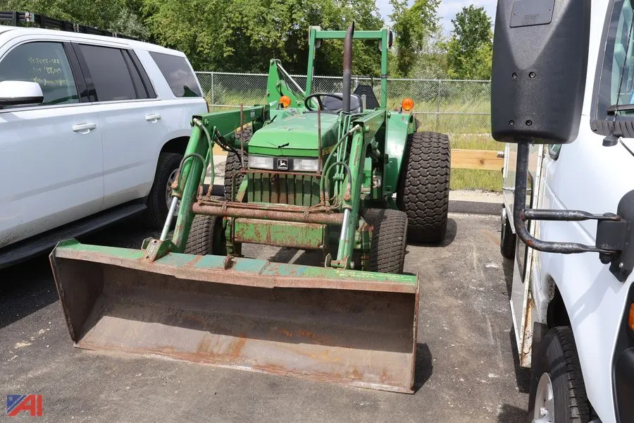 1995 John Deere 1070 Tractor Loader Backhoe (366F)