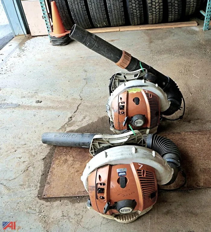 (2) STIHL BR-700 Series Backpack Blowers