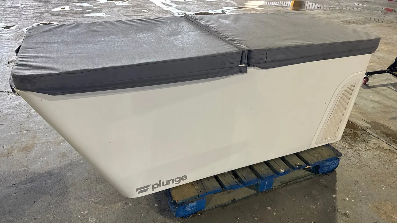 PLUNGE ALL-IN COLD TUB