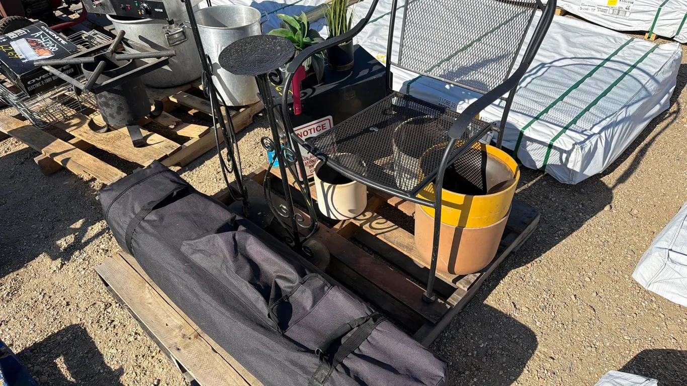 VARIOUS OUTDOOR ITEMS