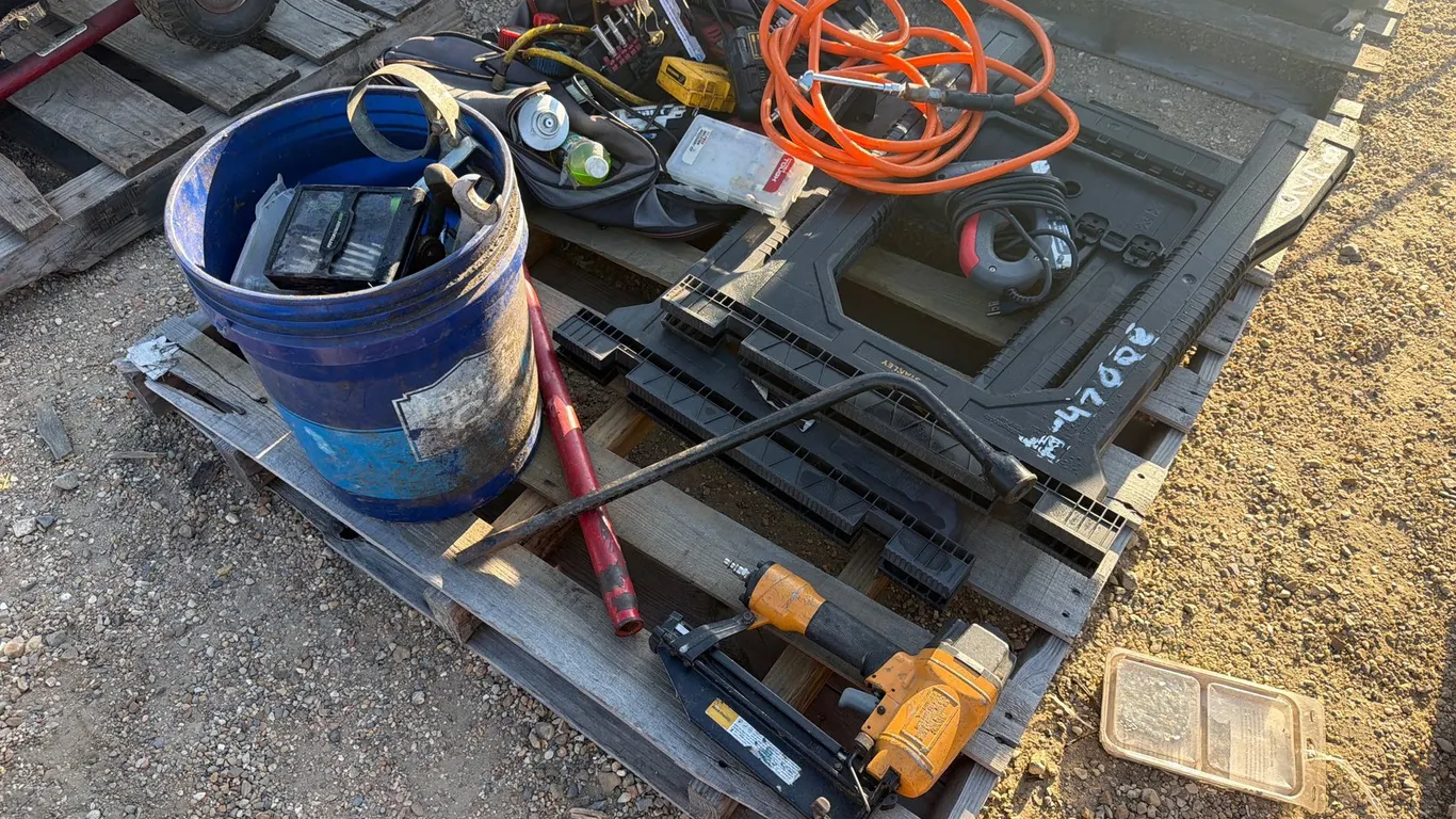 VARIOUS TOOL ITEMS