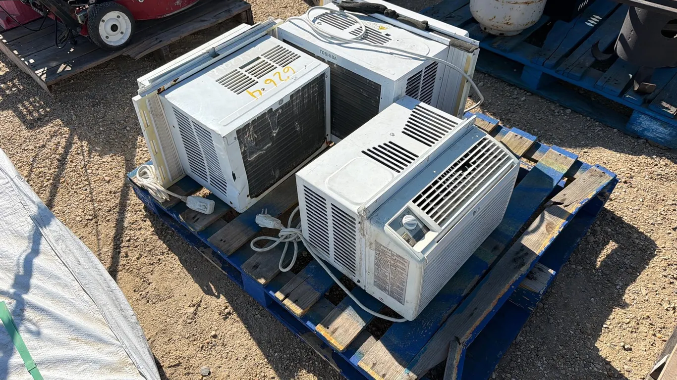 WINDOW AC UNITS