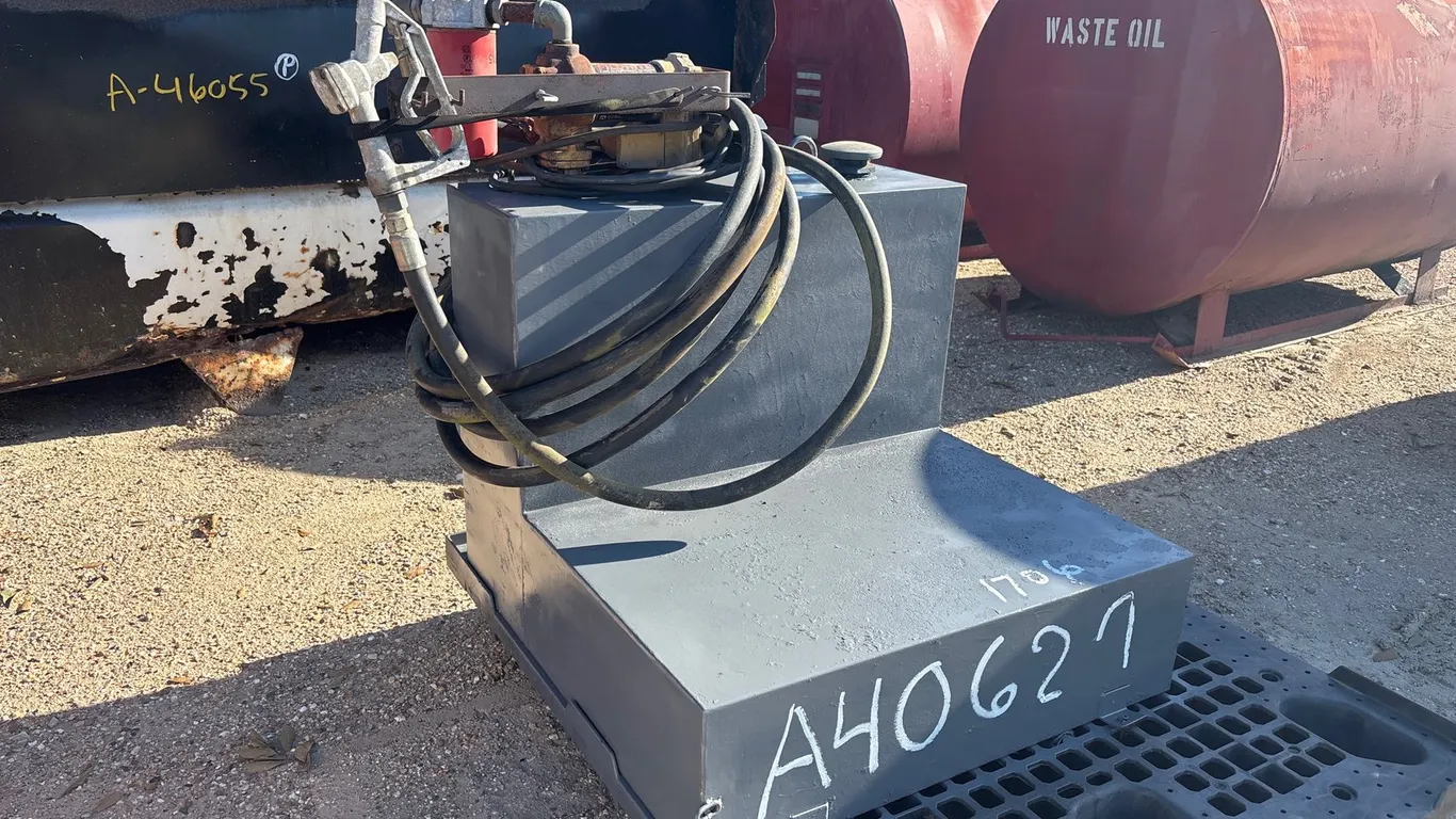 50 GALLON TANK WITH 12V PUMP
