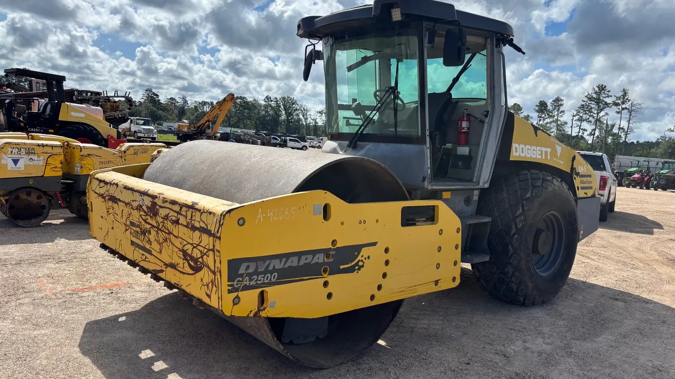 DYNAPAC CA2500