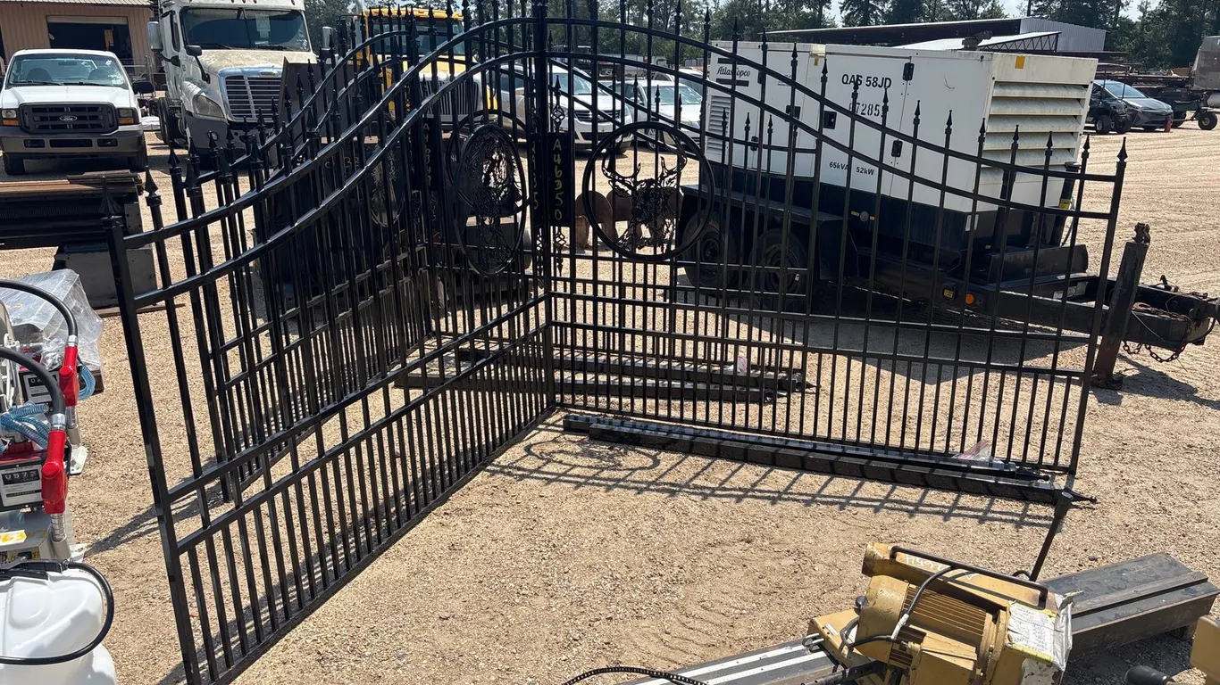 16FT BI-PARTING GATE