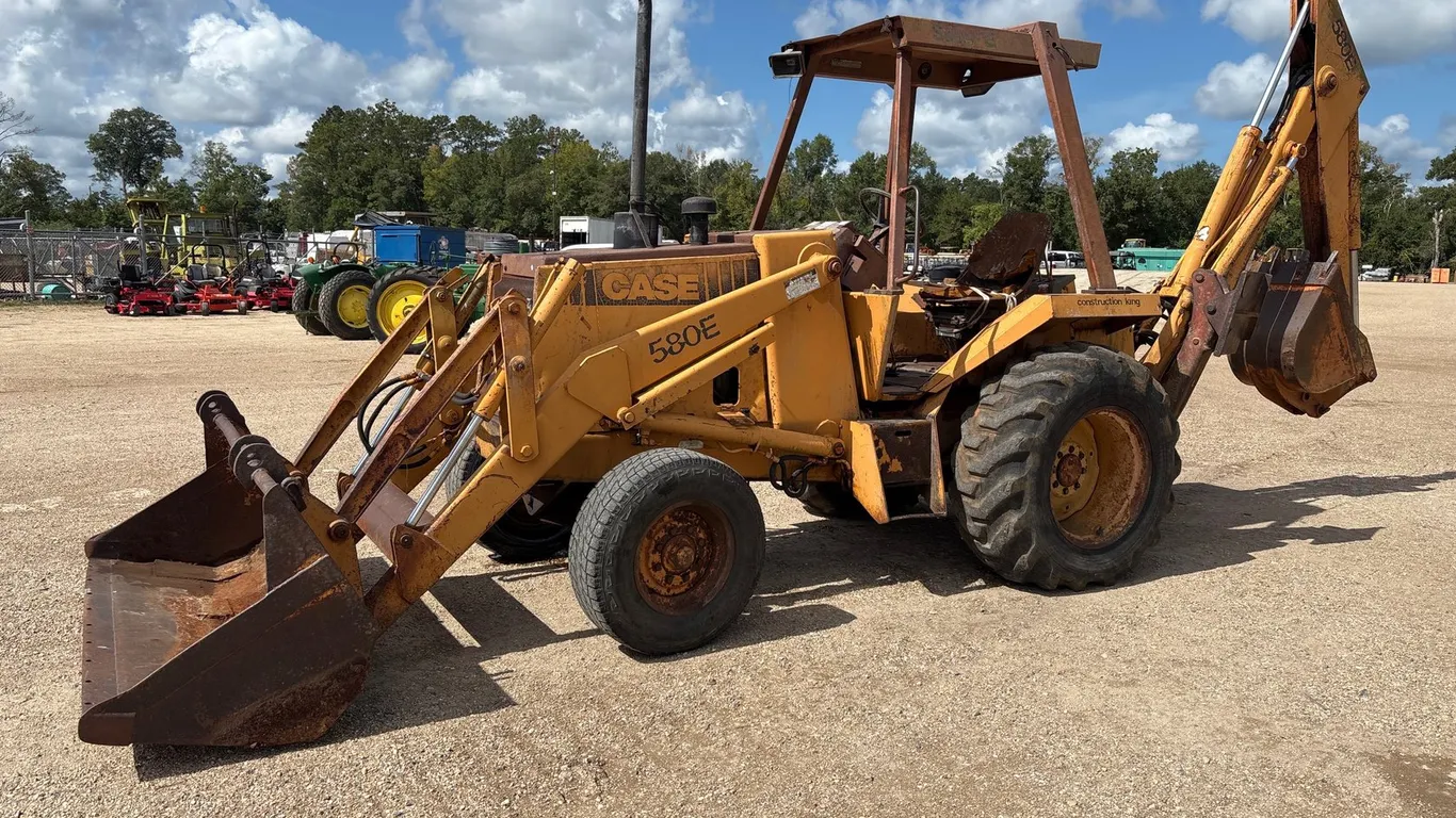 CASE 580 E BACKHOE