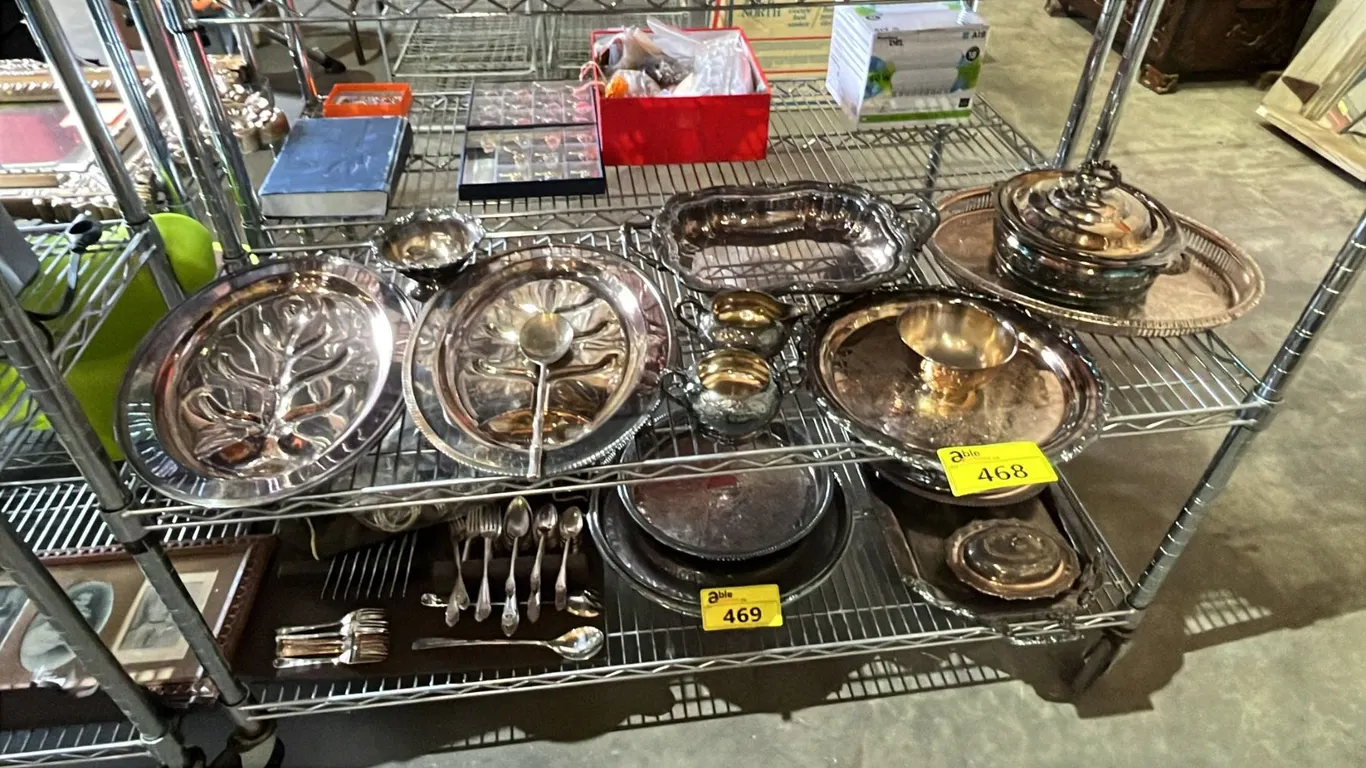 SHELF OF ASSORTED SILVER PLATED ITEMS