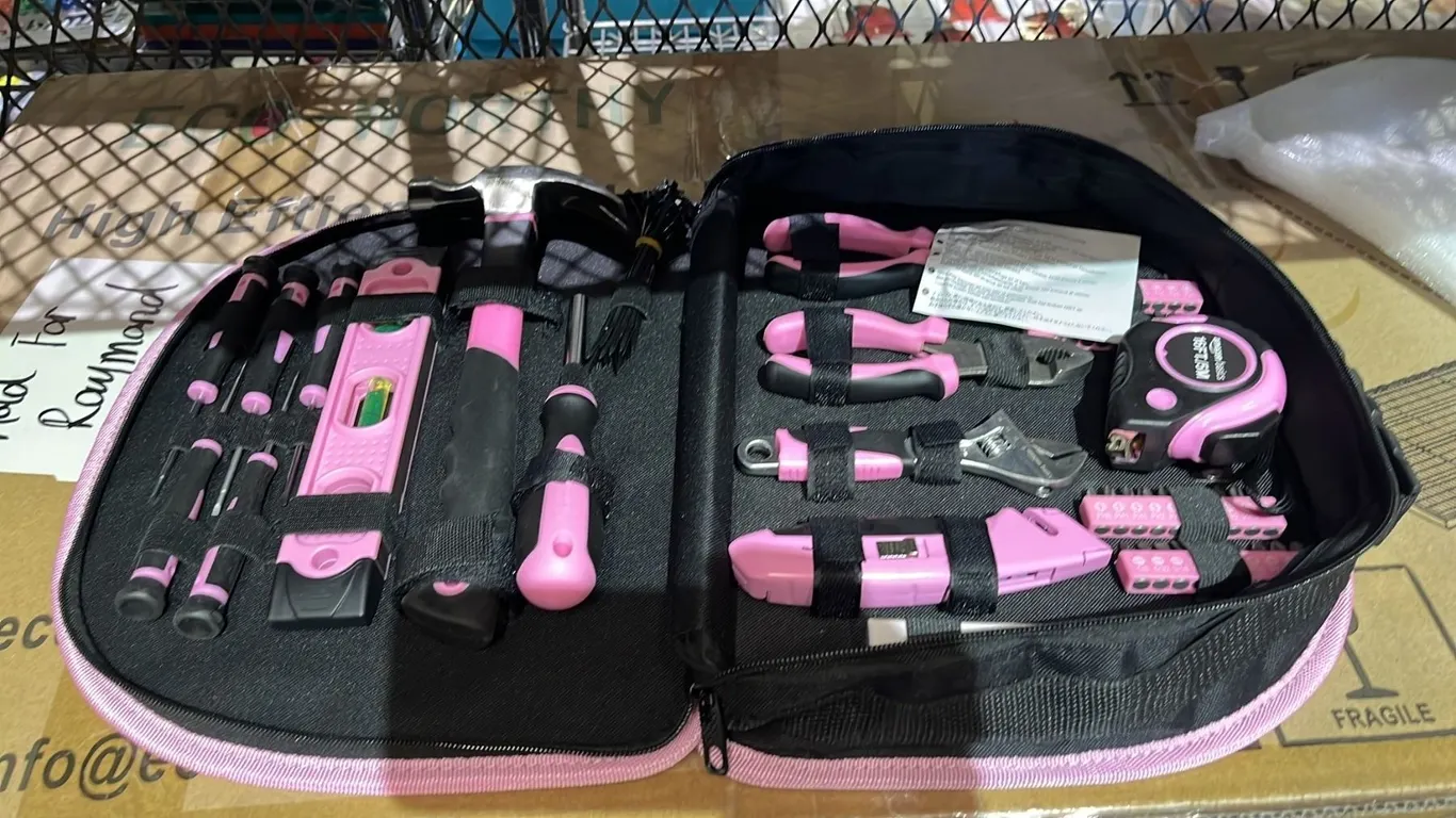 *NEW* AMAZON BASICS 104 PCS PINK TOOL SET WITH EASY CARRYING ROUND POUCH
