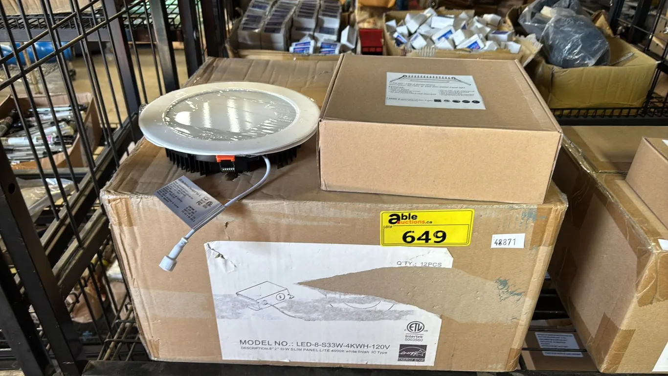 CASE OF 12 8INCH/2 INCH 33W SLIM PANEL 4000K LIGHTS