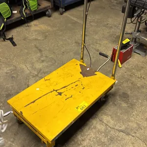 YELLOW 4 WHEEL HEAVY DUTY HYDRAULIC LIFT CART