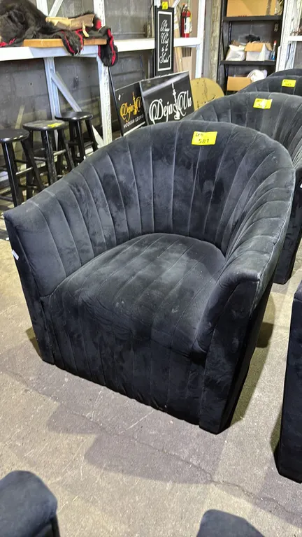 VELOUR SWIVEL BARREL ACCENT CHAIR