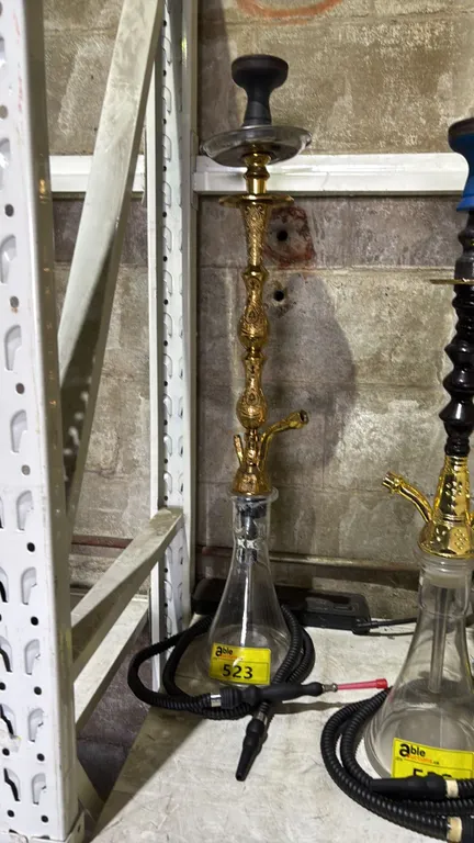 MODERN HOOKAH WITH GOLDEN ACCENT METAL STEM AND CLEAR GLASS BASE