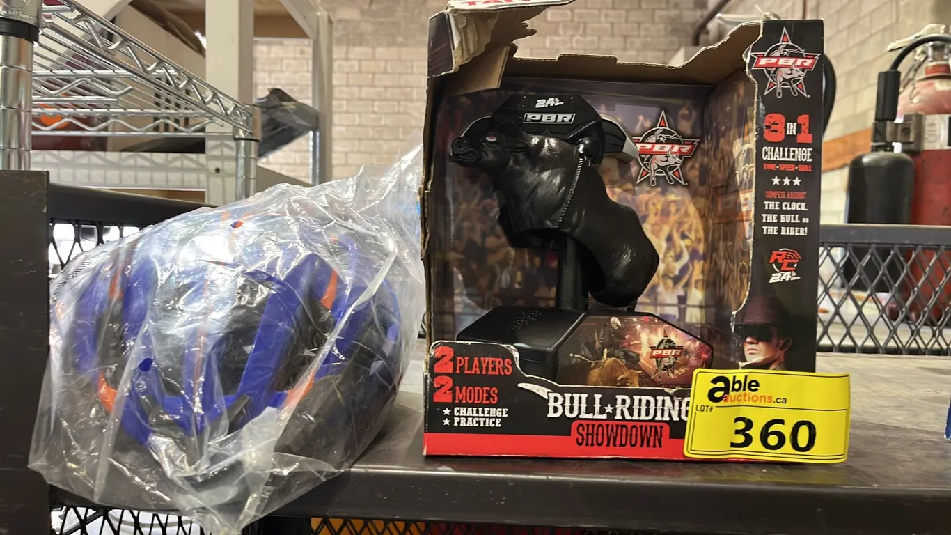 PBR BULL RIDING SHOWDOWN & CCM BICYCLE HELMET