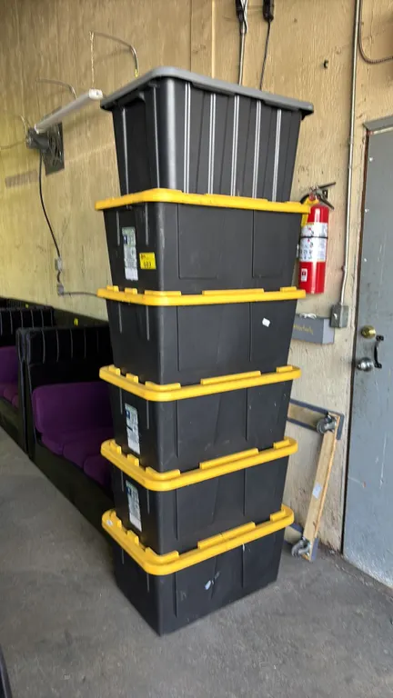 (6) 27 GALLON STORAGE BINS