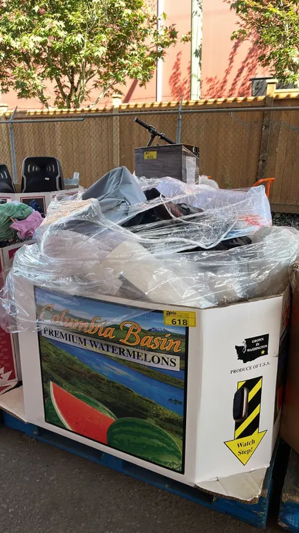 PALLET OF ASSORTED BEDDING