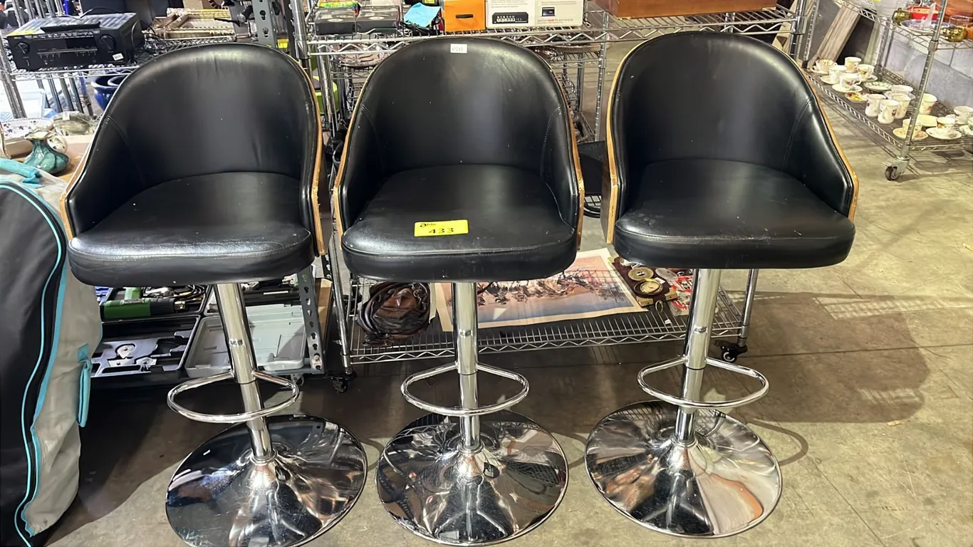 (3) SWIVEL BAR HEIGHT STOOLS *UNKNOWN WORKING CONDITION*