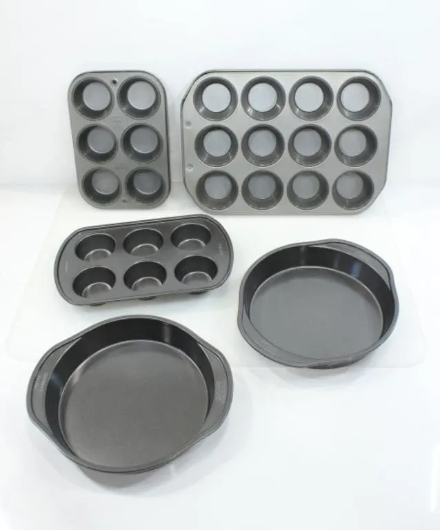 COLLECTION OF CAKE & MUFFIN BAKING TRAYS