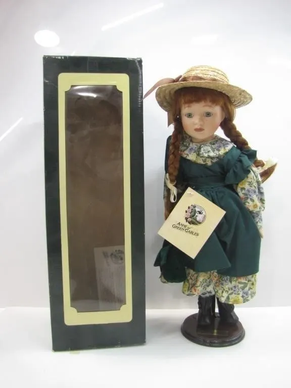 AVONLEA TRADITIONS ANNE OF GREEN GABLES DOLL