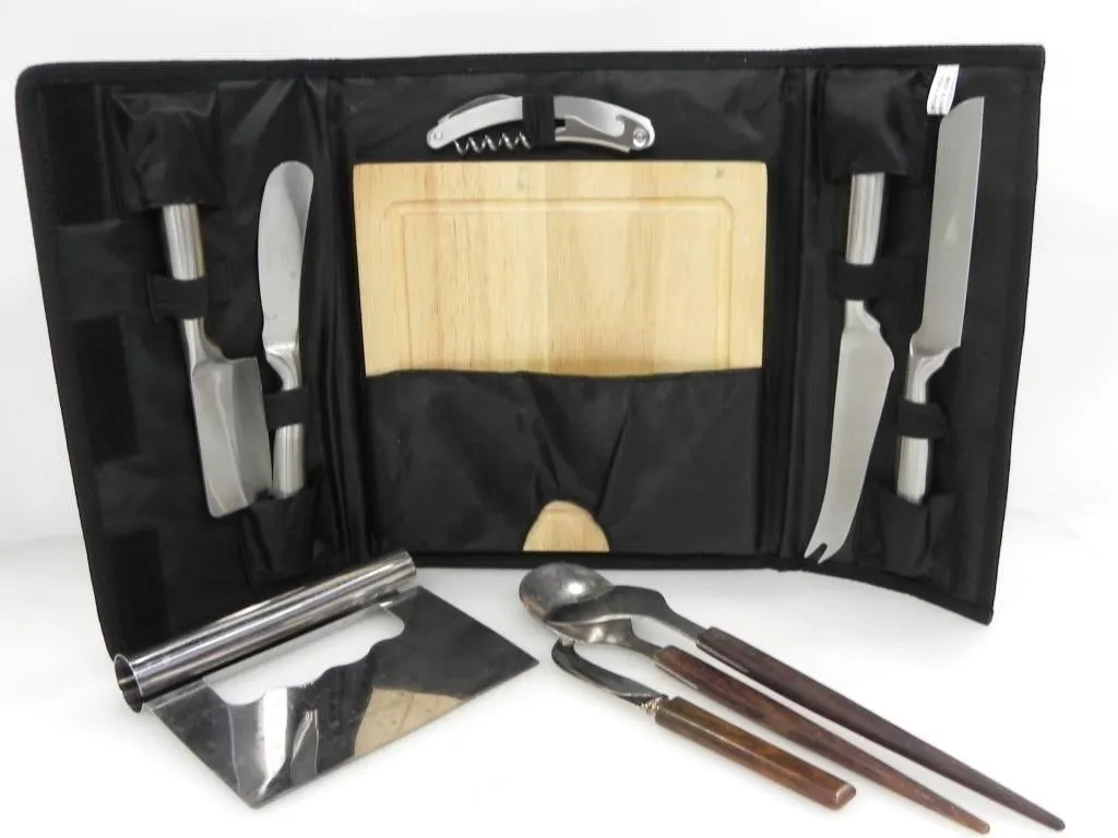 CHEESE AND CHARCUTERIE CUTTING KIT WITH CASE