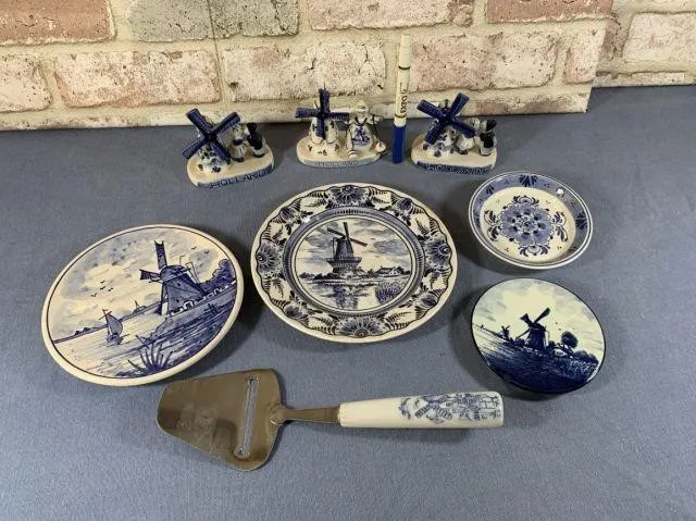 SELECTION OF ASSORTED BLUE & WHITE DELFTWARE