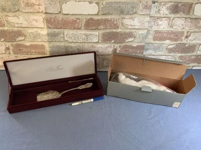 (2 PCS) GODINGER "SILVER TREASURES" CAKE KNIFE