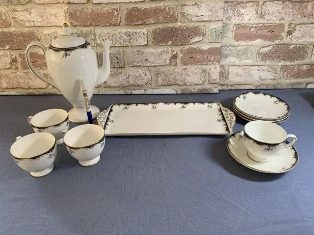 BEAUTIFUL WEDGEWOOD BONE CHINA TEA SET