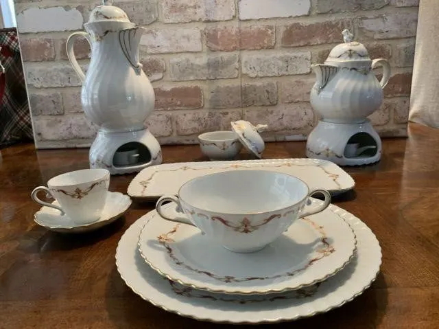 (2 BOXES) ASSORTED PIECES OF VINTAGE WHITE
