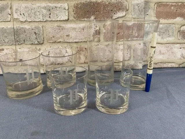 (2 BOXES) LARGE SELECTION OF DRINK GLASSES