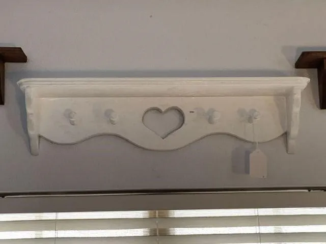 (2 PCS) WHITE PAINTED WALL SHELVES WITH PEGS