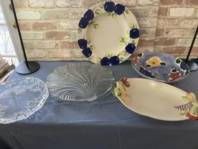 SELECTION OF 5 ASSORTED PLATTERS