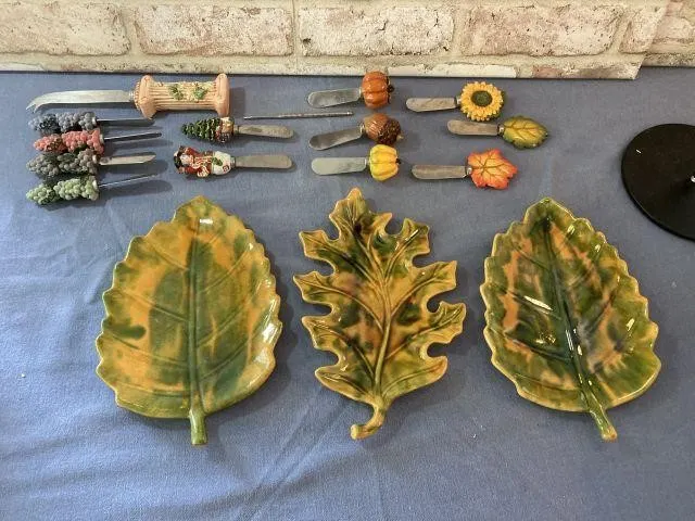 BOX LOT: ASSORTED SERVING PIECES: LEAF-SHAPED