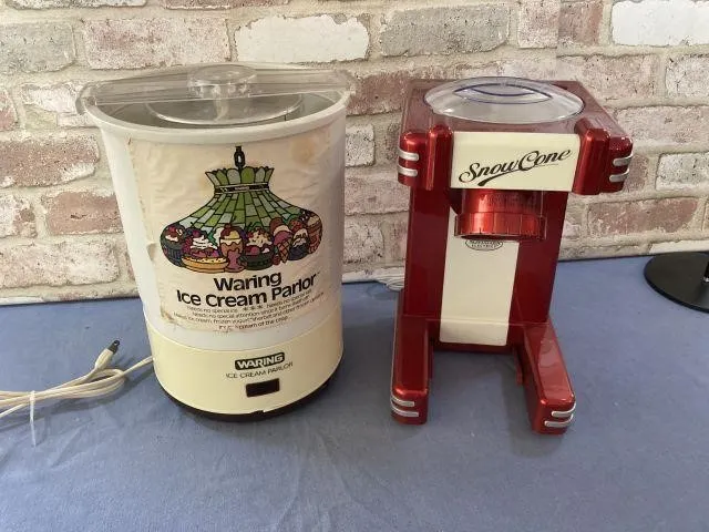 (2 PCS)NOSTALGIA ELECTRICS SNOW CONE MACHINE