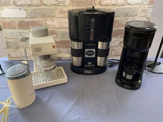 (4 PCS)ASSORTMENT OF SMALL KITCHEN APPLIANCES