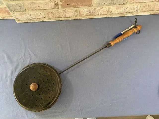 VINTAGE CAMPFIRE/ FIREPLACE POPCORN POPPER