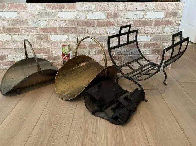(4 PCS) 2-VINTAGE BRASS FIREPLACE LOG HOLDERS,