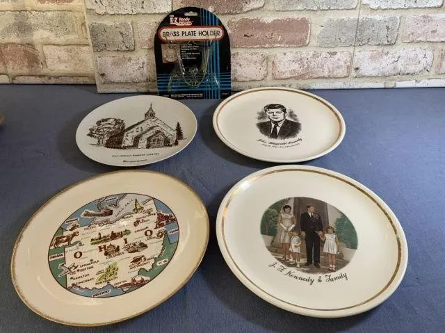 BOX LOT: 11 PCS SOUVENIR PLATES & A BRASS PLATE