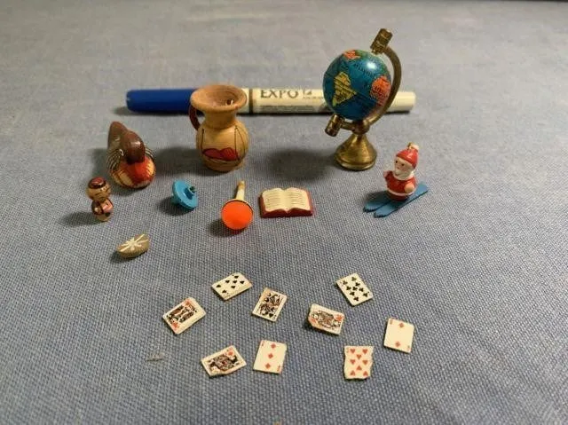 BAGGED LOT: 19 PC ASSORTED VINTAGE MINIATURES