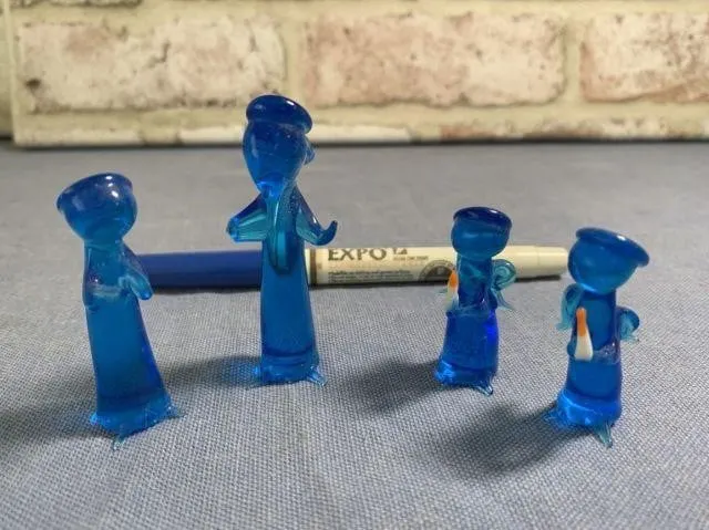 BAGGED LOT: 4 PCS GLASS ANGEL FIGURINES