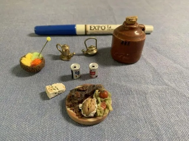 BAGGED LOT: 8 PCS-MINIATURES: FOOD ITEMS, JUG,