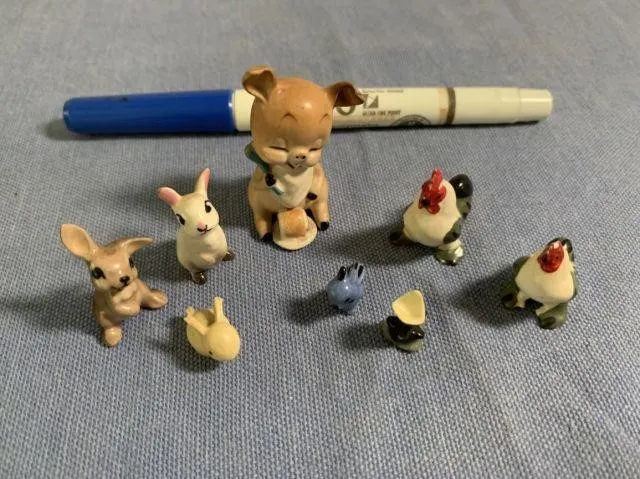BAGGED LOT: 8 PCS- MINIATURE ANIMALS: BUNNY'S,
