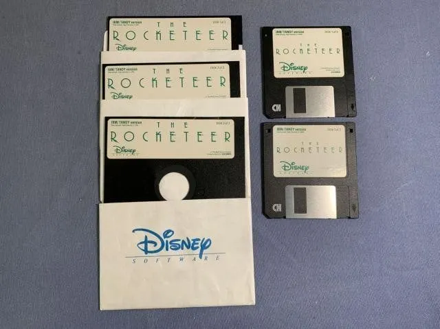 BAGGED LOT: 5 PCS VINTAGE FLOPPY DISC'S FOR